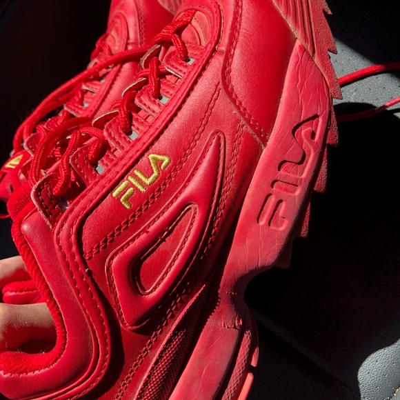 Red Fila Disruptor II Sneakers Size 6 - Picture 3 of 5